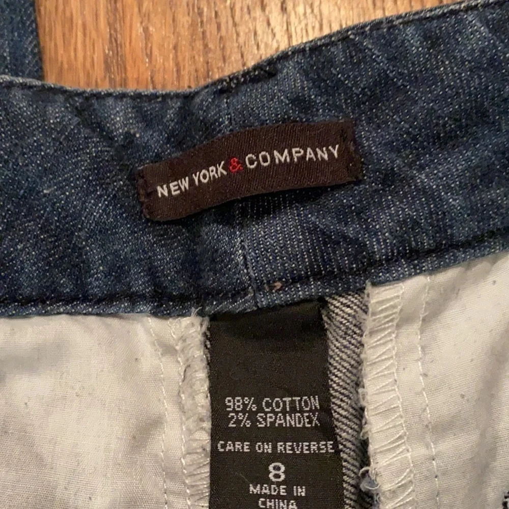 New York & Company Capris Size 8 - Picture 4 of 5
